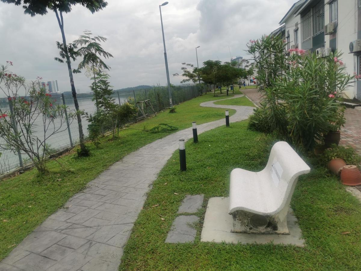 Lake Residence 167 Aesthetic Lakeview Best Photograph Putrajaya Exterior photo